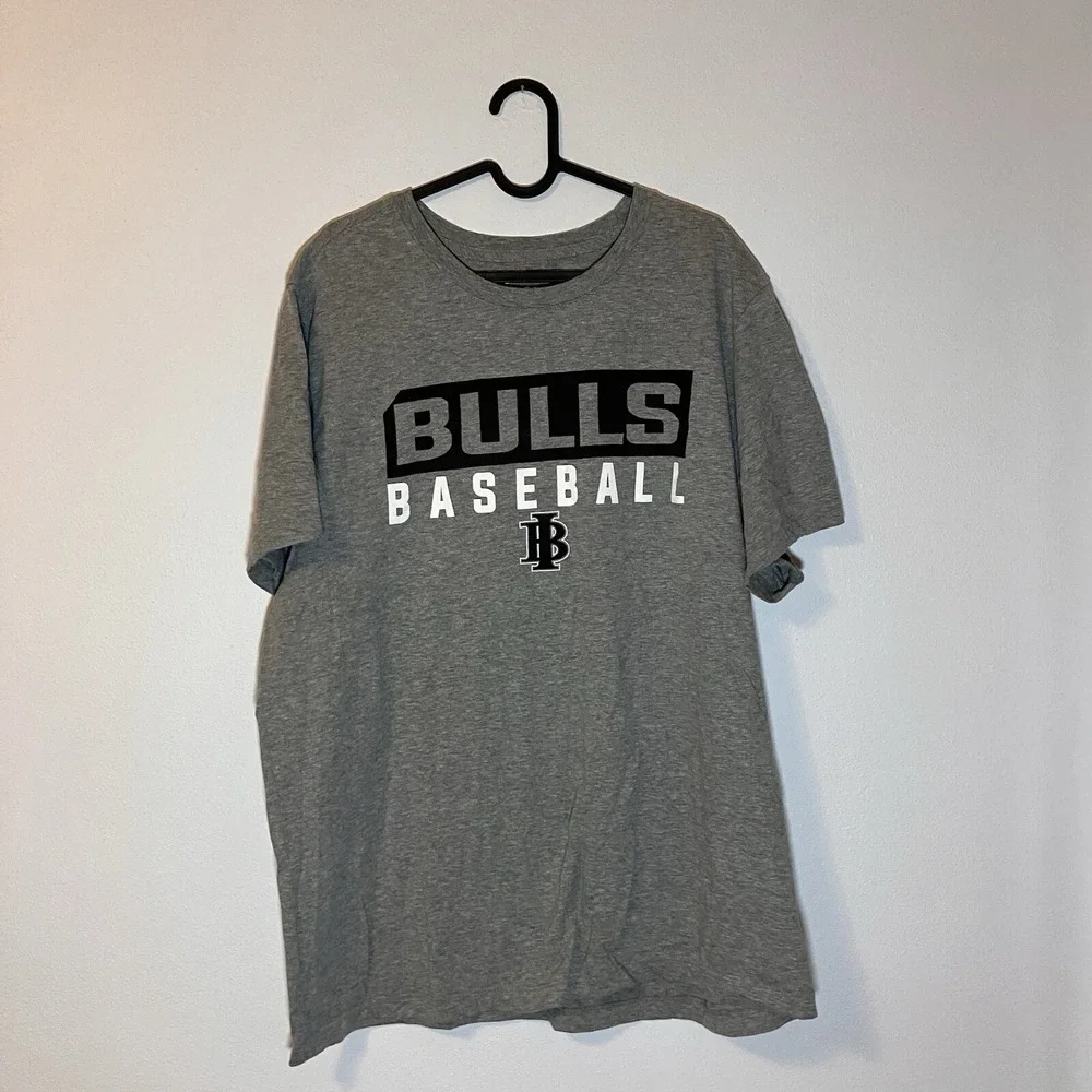 Nike Tee Bulls Baseball Gray Tee Shirt XL Adult Short Sleeved Logo‎ Swoosh